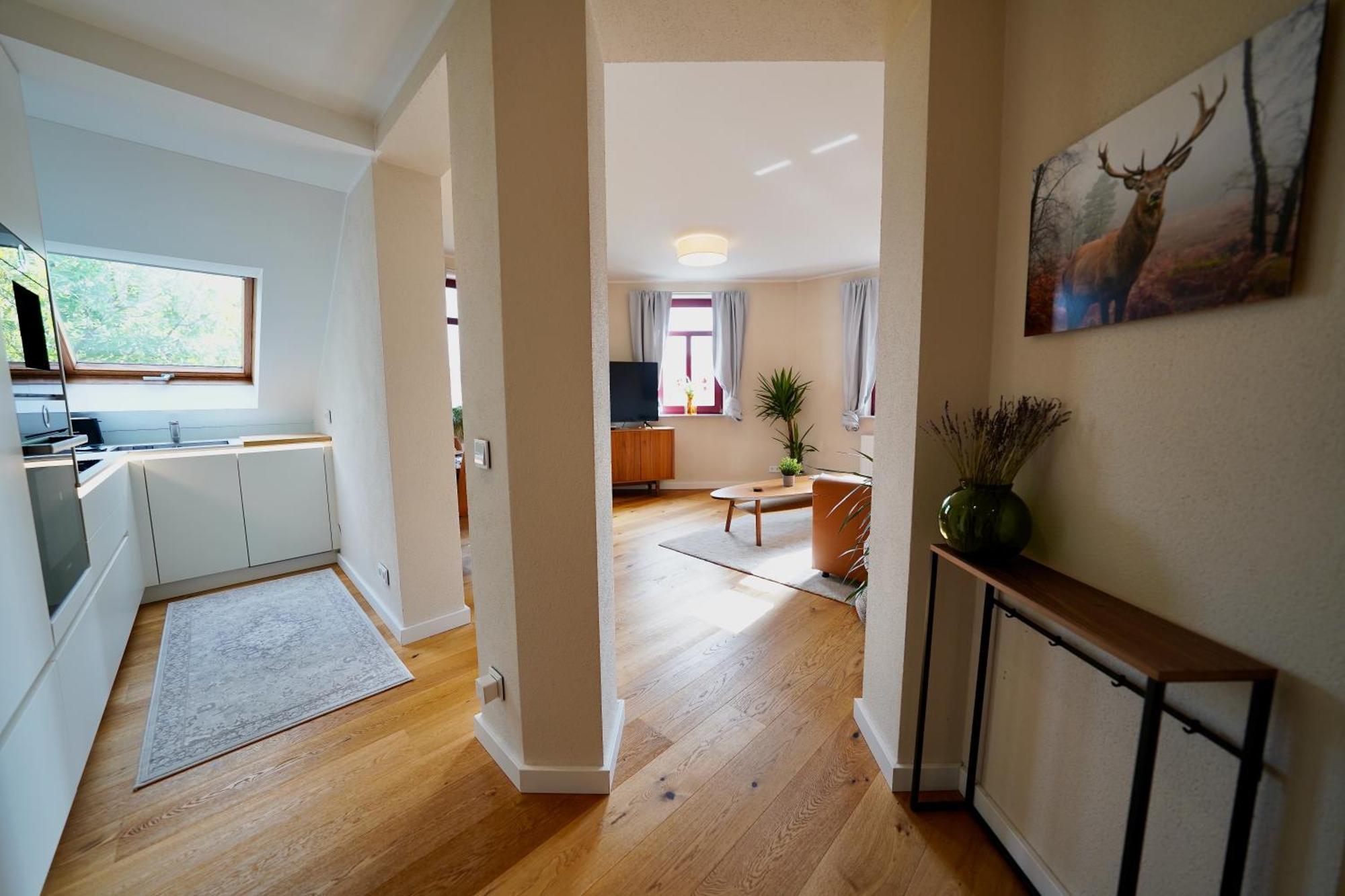 Edler Wohnraum Noble Stadtoase Mit Boxspringbett, Kaffeevollautomat & Parkplatz Zwickau Exterior foto